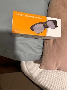 Source Unknown F-01 Wireless Glasses Headset - Black Frame, Gray Lenses